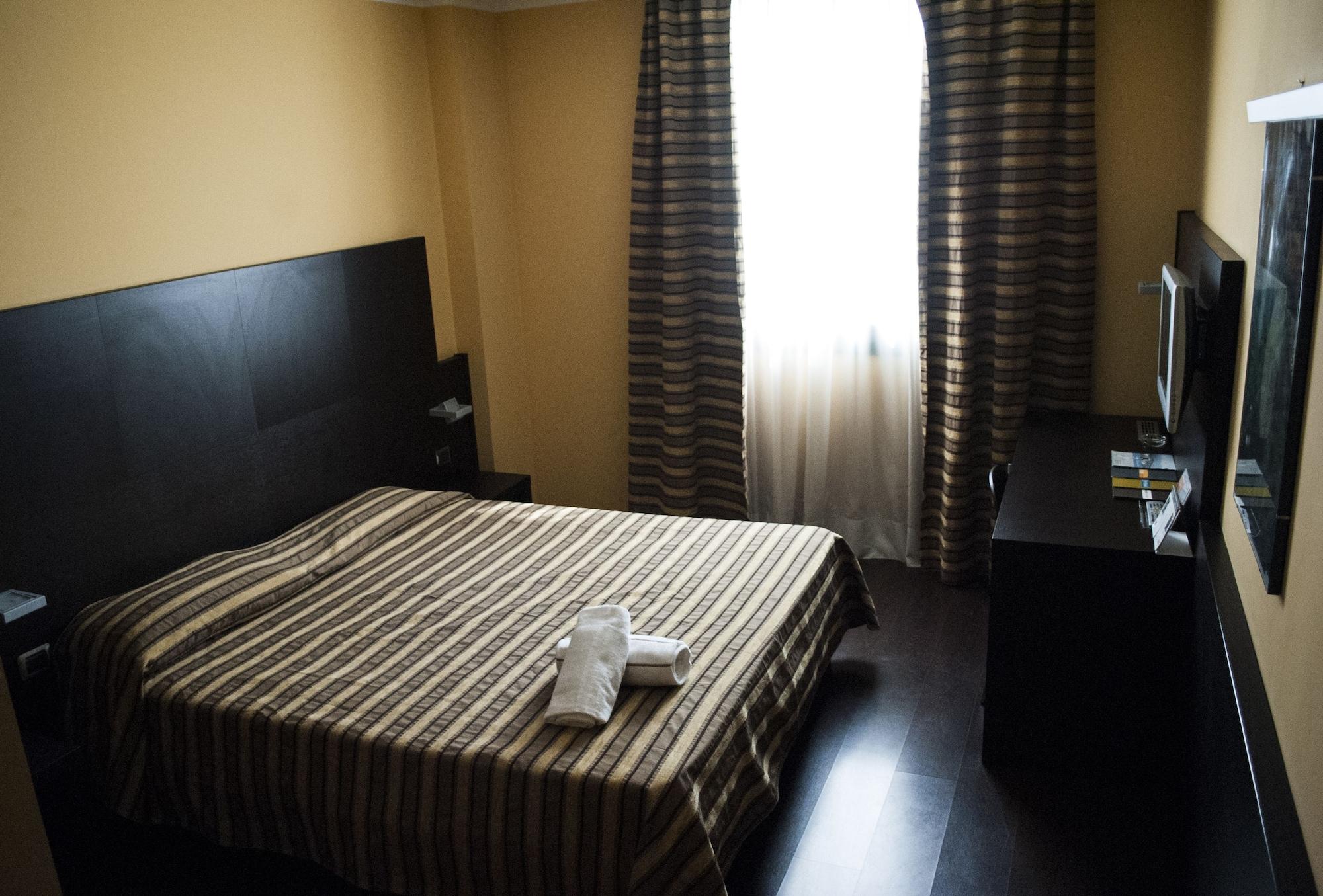 Vercelli Palace Hotel Экстерьер фото