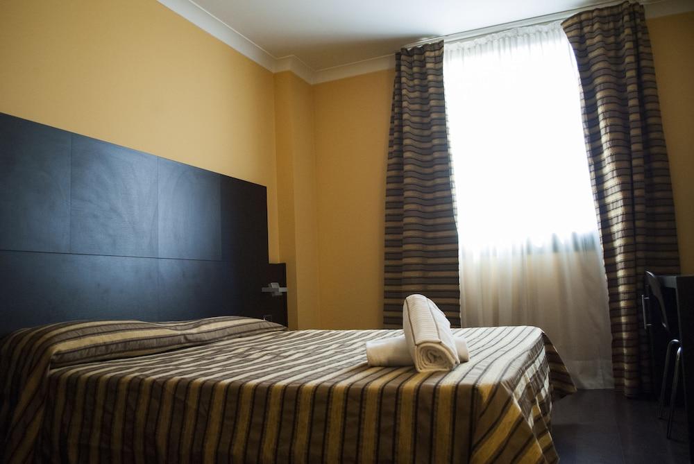 Vercelli Palace Hotel Экстерьер фото
